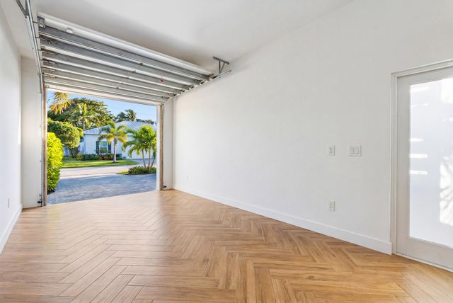 21 Hersey Drive, Ocean Ridge, FL 33435
