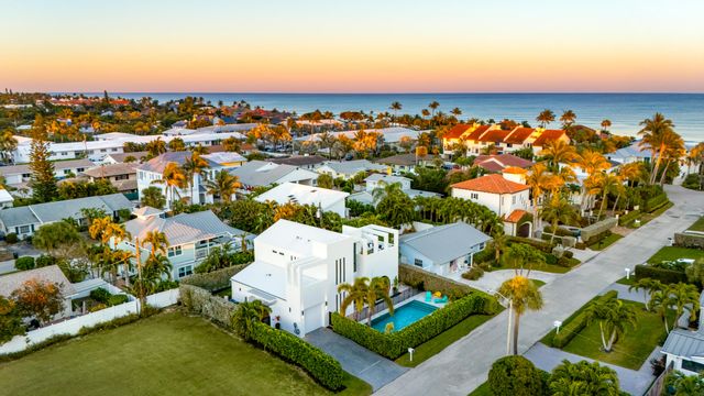 21 Hersey Drive, Ocean Ridge, FL 33435