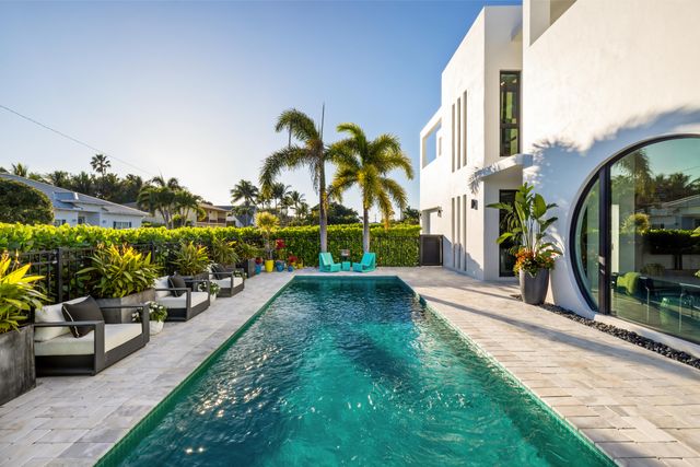 21 Hersey Drive, Ocean Ridge, FL 33435