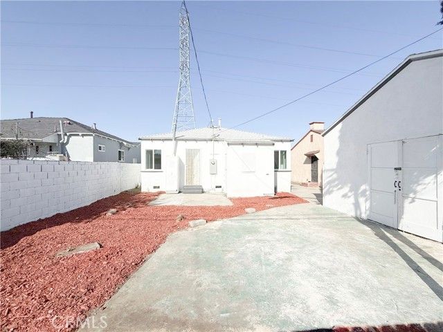 220 W 98th Street, Los Angeles, CA 90003