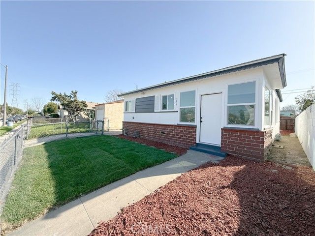 220 W 98th Street, Los Angeles, CA 90003