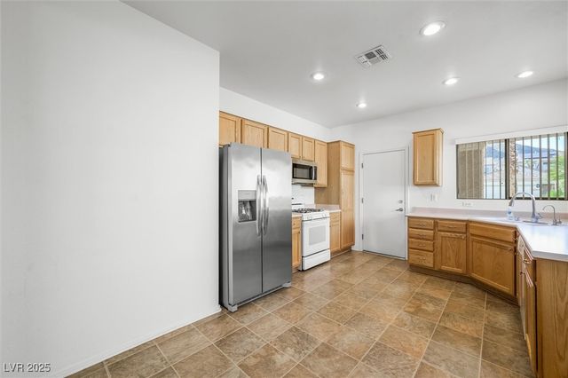 2134 Desert Woods Drive, Henderson, NV 89012
