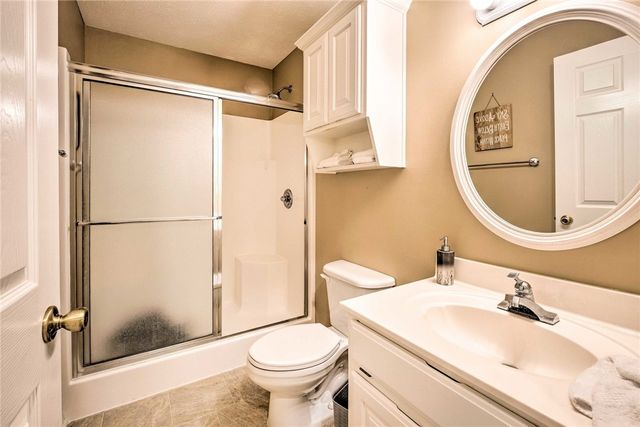 27 N Star Loop, Holiday Island, AR 72631