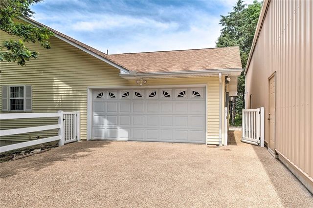 27 N Star Loop, Holiday Island, AR 72631