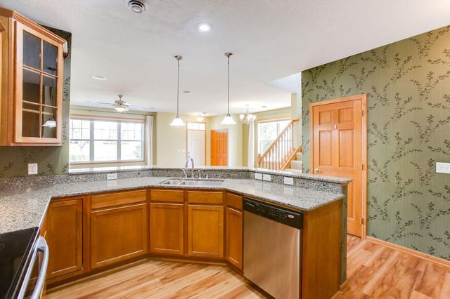 3331 Cherry Lane D, Woodbury, MN 55129