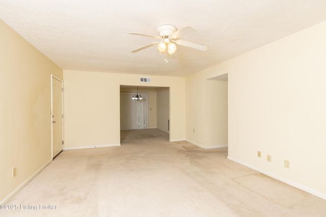 4825 Westmar Terrace, UNIT 202, Louisville, KY 40222