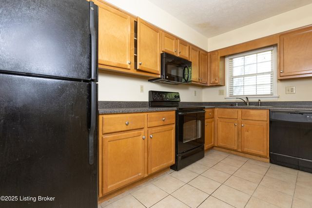 4825 Westmar Terrace, UNIT 202, Louisville, KY 40222
