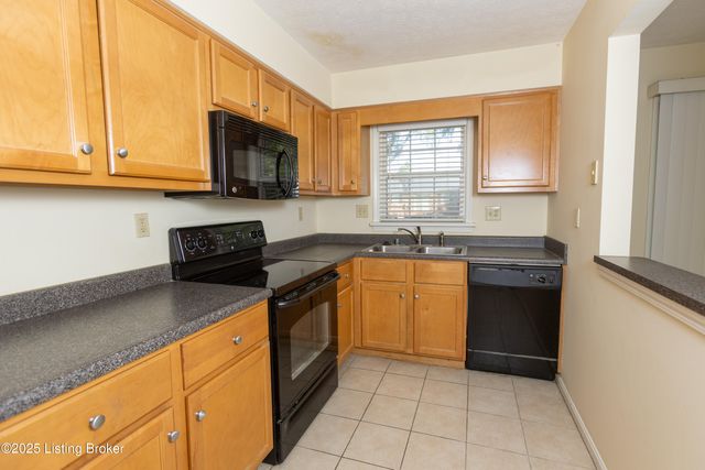 4825 Westmar Terrace, UNIT 202, Louisville, KY 40222