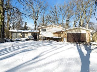 2075 Derby Road, Troy, MI 48084