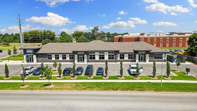 2001 SE J Street, Bentonville, AR 72712