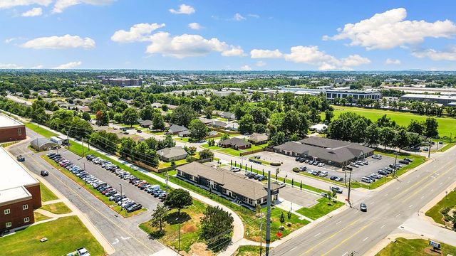 2001 SE J Street, Bentonville, AR 72712