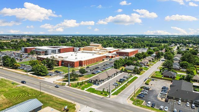2001 SE J Street, Bentonville, AR 72712