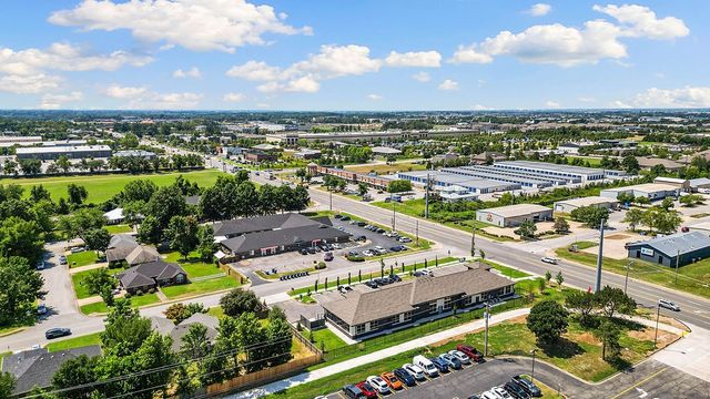 2001 SE J Street, Bentonville, AR 72712