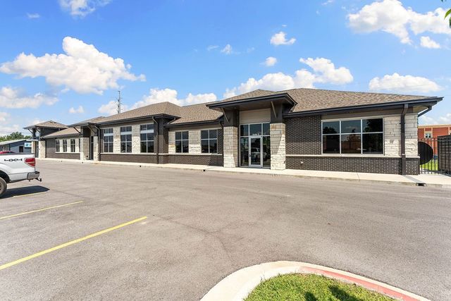 2001 SE J Street, Bentonville, AR 72712