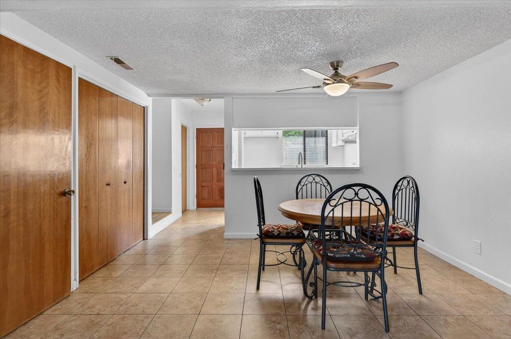 Image 10 of property listing at 4875 N Backer Avenue # 143, Fresno, CA 93726