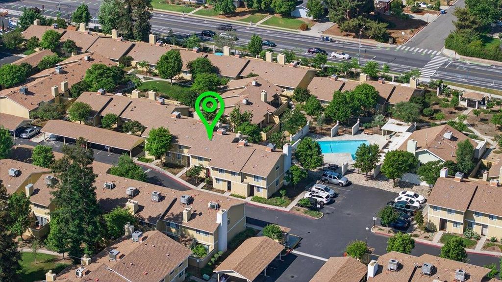 Image 2 of property listing at 4875 N Backer Avenue # 143, Fresno, CA 93726