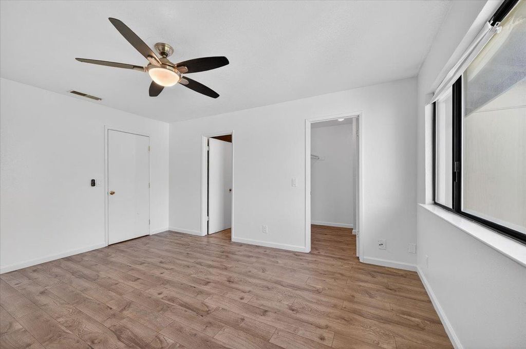 Image 21 of property listing at 4875 N Backer Avenue # 143, Fresno, CA 93726