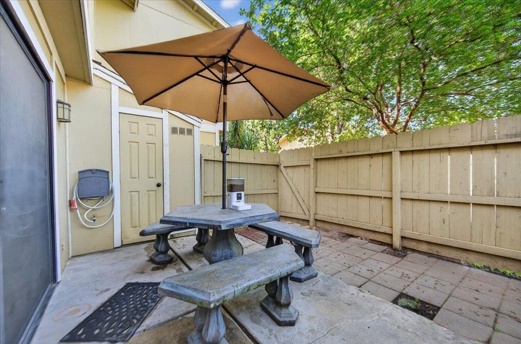 Image 24 of property listing at 4875 N Backer Avenue # 143, Fresno, CA 93726