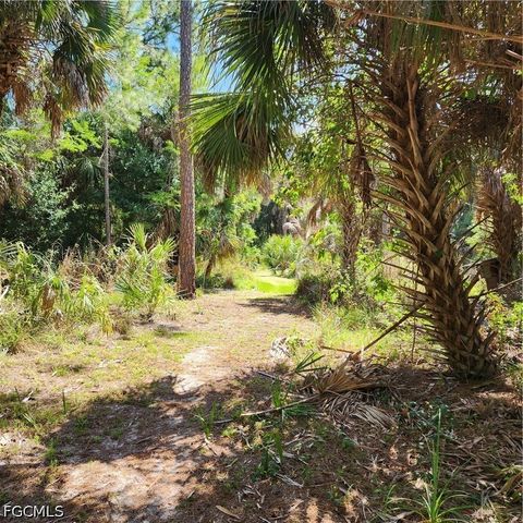 381 8th ST NE, Naples, FL 34120