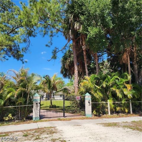 381 8th ST NE, Naples, FL 34120