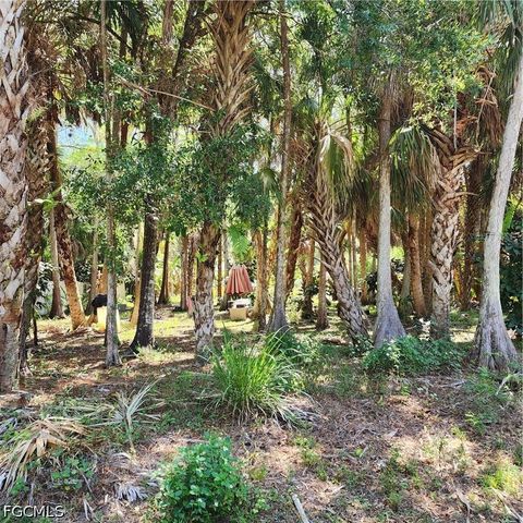 381 8th ST NE, Naples, FL 34120