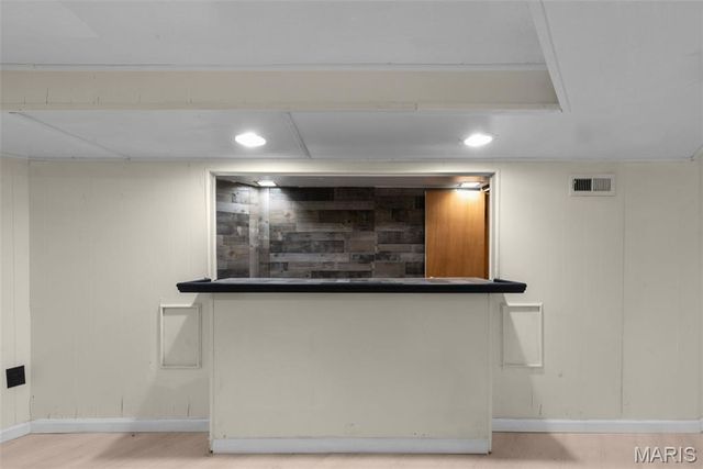 10132 Dellridge Lane, St Louis, MO 63136