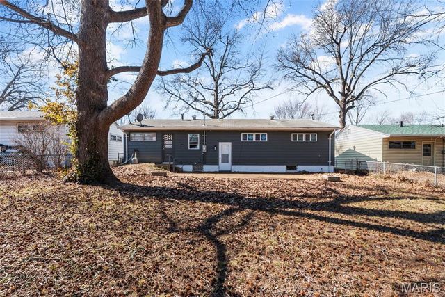 10132 Dellridge Lane, St Louis, MO 63136