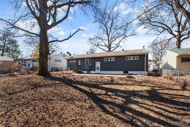 10132 Dellridge Lane, St Louis, MO 63136