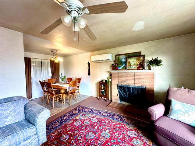 27277 Parkwood Avenue, Madera, CA 93637