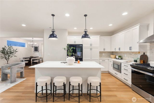 14325 5th Avenue W, Lynnwood, WA 98087