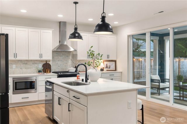 14325 5th Avenue W, Lynnwood, WA 98087