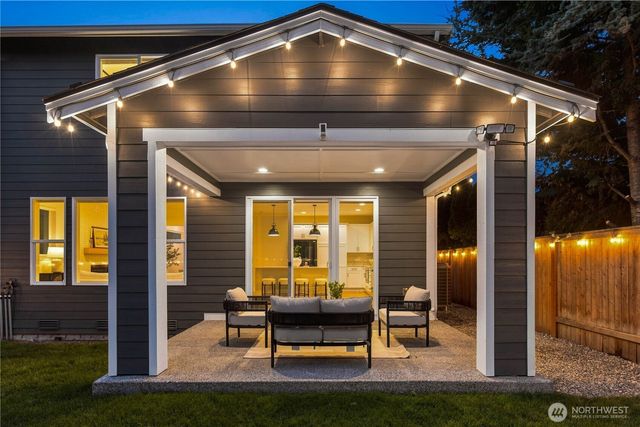 14325 5th Avenue W, Lynnwood, WA 98087