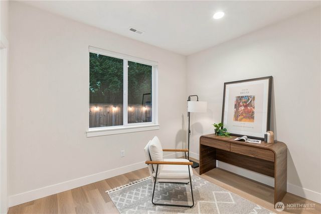 14325 5th Avenue W, Lynnwood, WA 98087