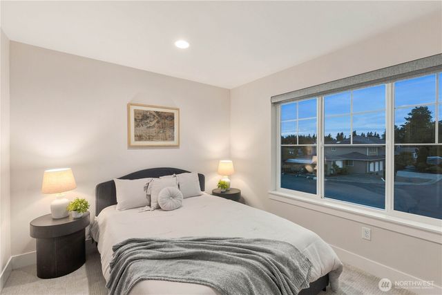 14325 5th Avenue W, Lynnwood, WA 98087
