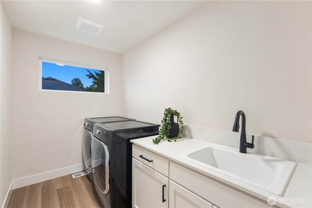 14325 5th Avenue W, Lynnwood, WA 98087