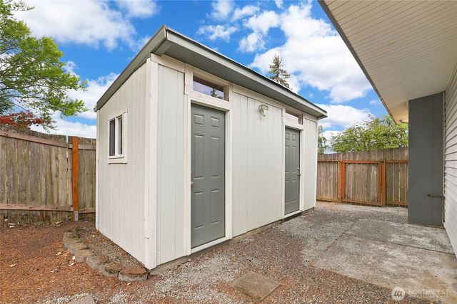 8502 41st Street W, University Place, WA 98466