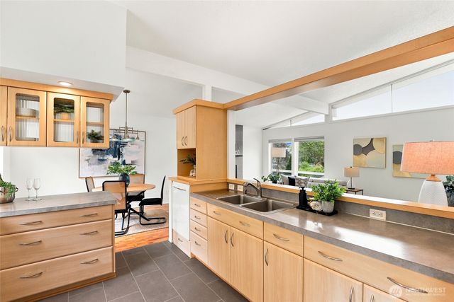 8502 41st Street W, University Place, WA 98466