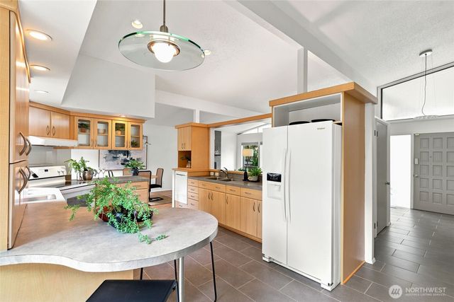 8502 41st Street W, University Place, WA 98466