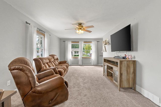 1324 BISMARCK AVENUE, Oshkosh, WI 54902