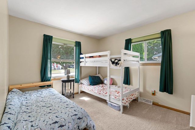 1324 BISMARCK AVENUE, Oshkosh, WI 54902
