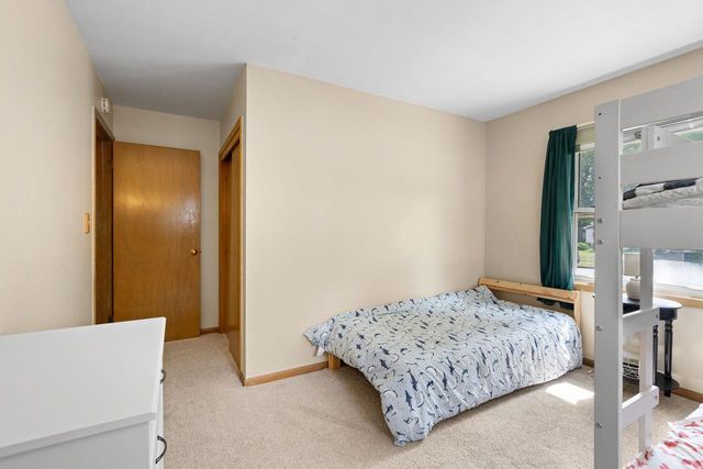 1324 BISMARCK AVENUE, Oshkosh, WI 54902