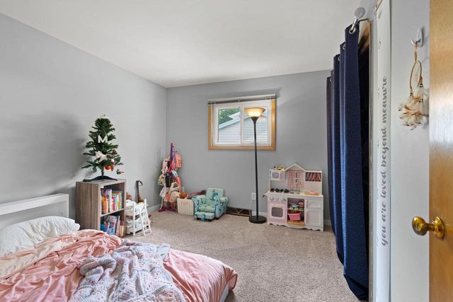 1324 BISMARCK AVENUE, Oshkosh, WI 54902