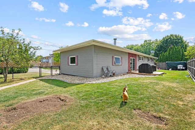 1324 BISMARCK AVENUE, Oshkosh, WI 54902