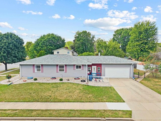 1324 BISMARCK AVENUE, Oshkosh, WI 54902