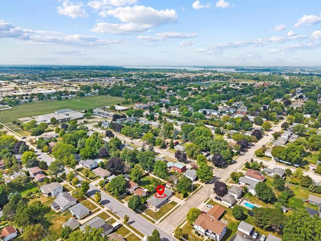 1324 BISMARCK AVENUE, Oshkosh, WI 54902