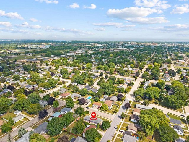 1324 BISMARCK AVENUE, Oshkosh, WI 54902