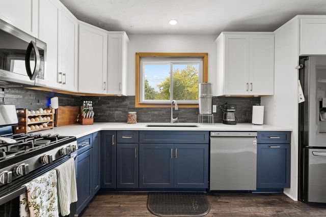 1324 BISMARCK AVENUE, Oshkosh, WI 54902