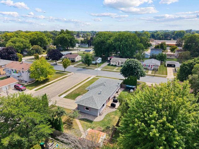 1324 BISMARCK AVENUE, Oshkosh, WI 54902