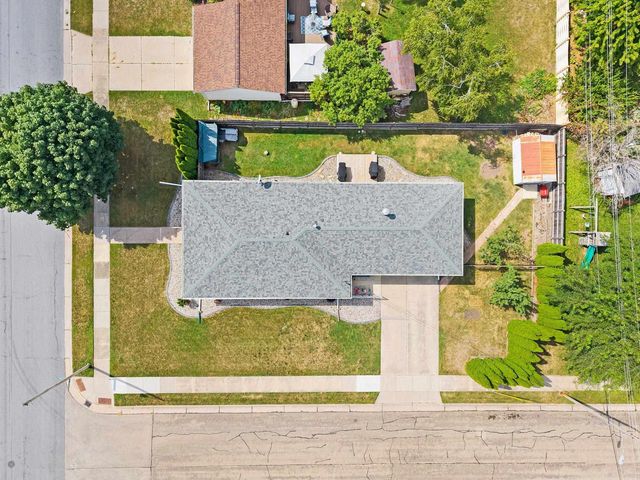 1324 BISMARCK AVENUE, Oshkosh, WI 54902