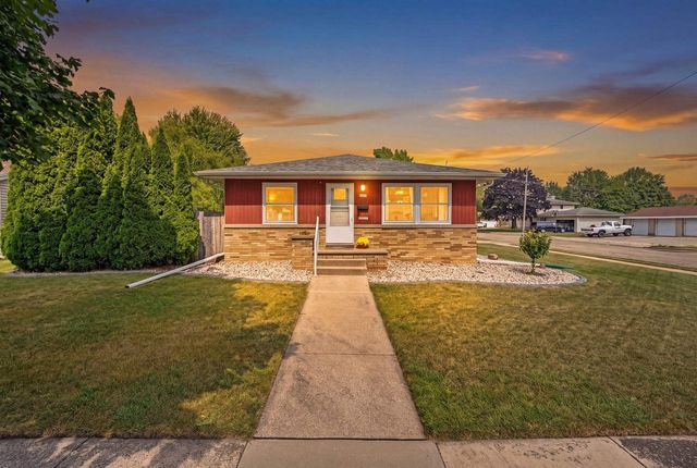1324 BISMARCK AVENUE, Oshkosh, WI 54902